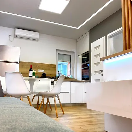 דירה Irisz Hillside *