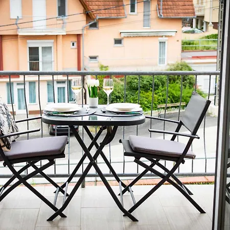 Irisz Hillside Apartment